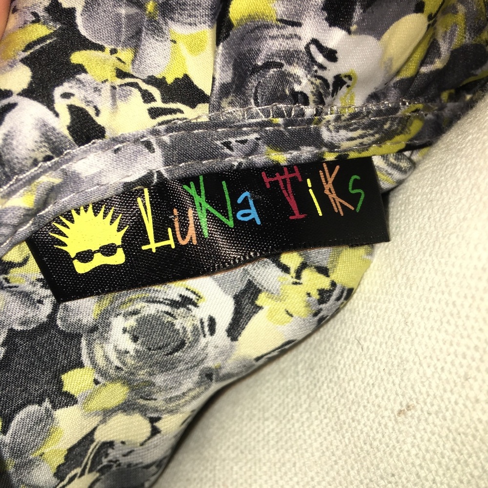 🍍Luna Tiks || Racerback Ruffled Tank. Large - Picture 4 of 5
